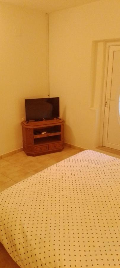 Apartman Kevin Karlobag Luaran gambar